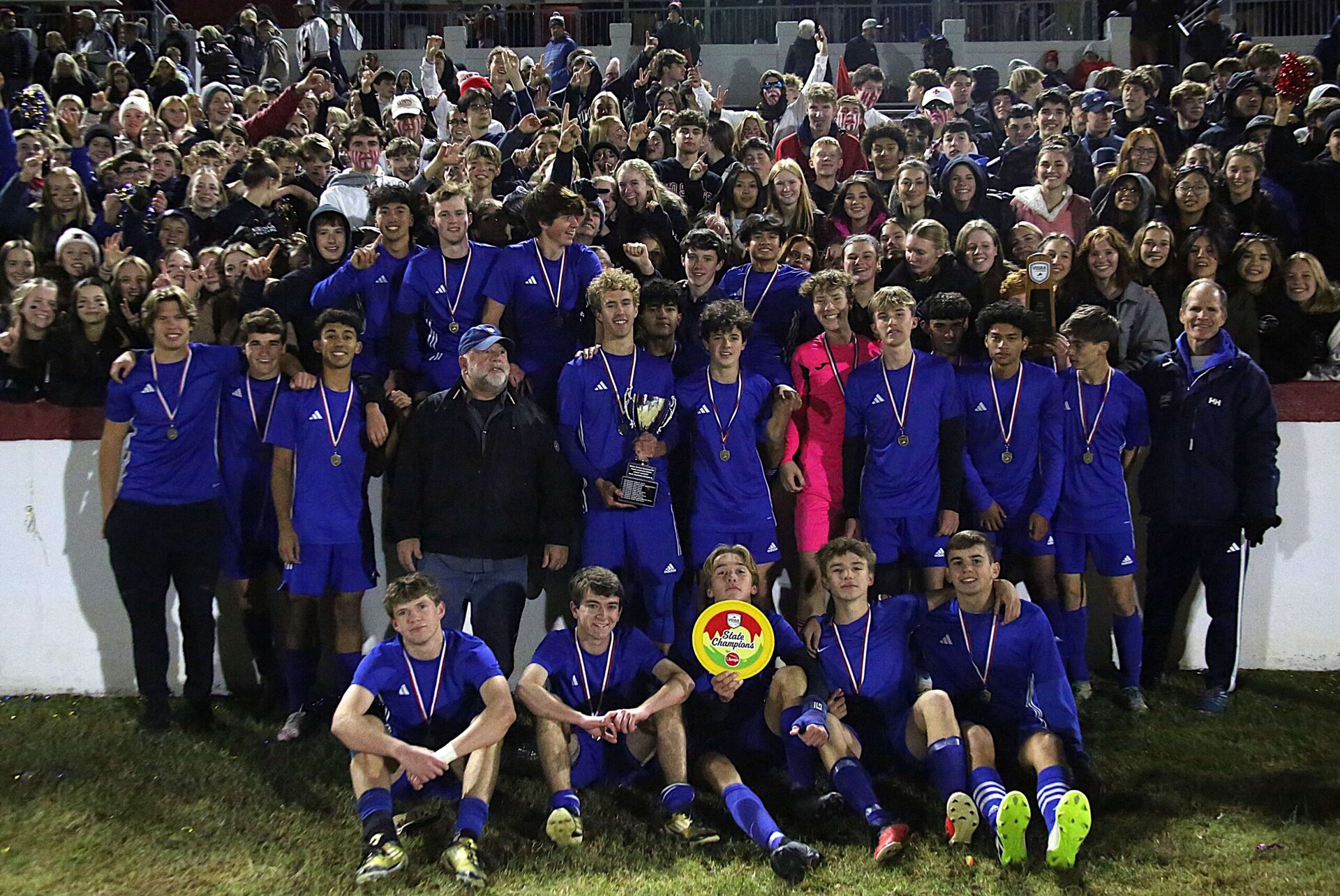 Champions with the Fans (1)